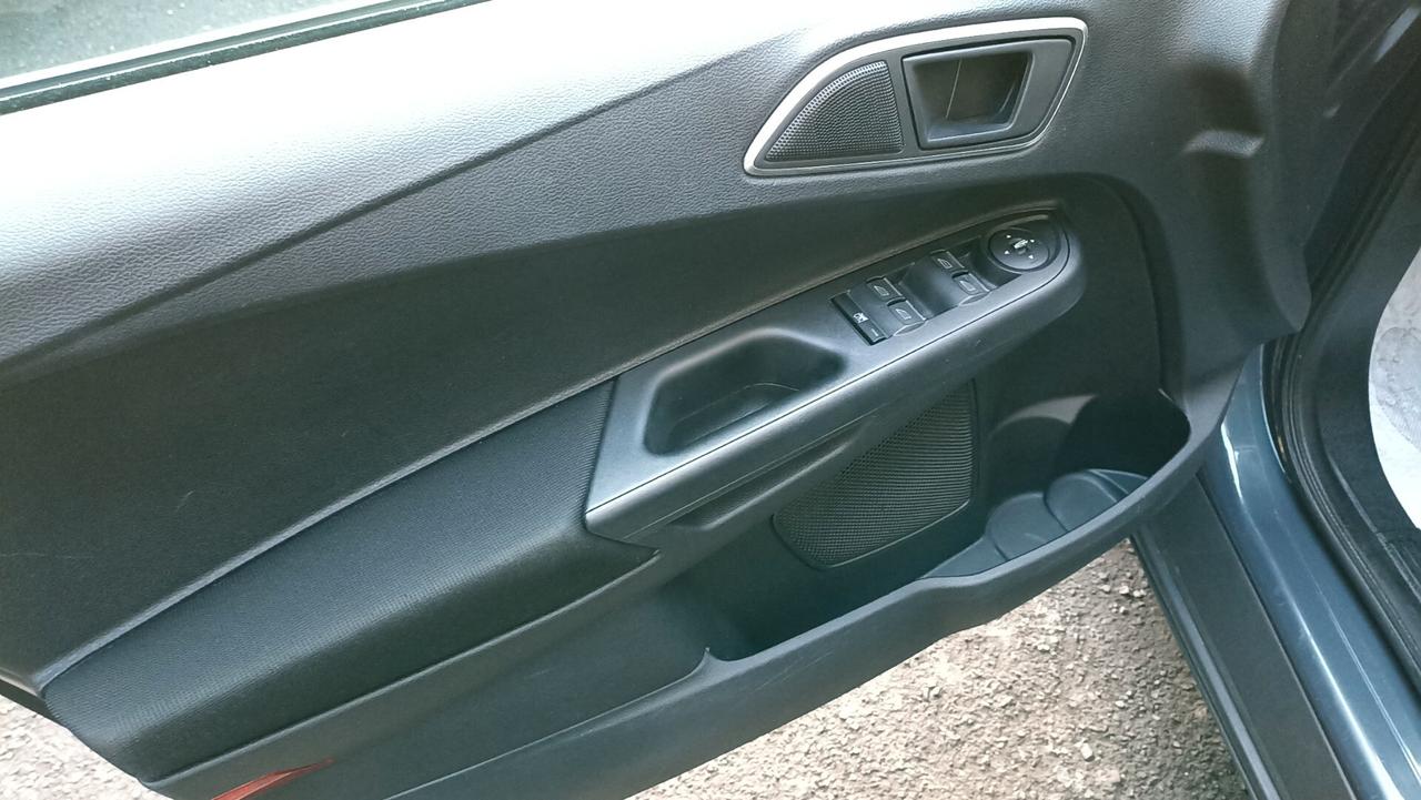 Ford B-Max 1.5 TDCi 75 CV Titanium