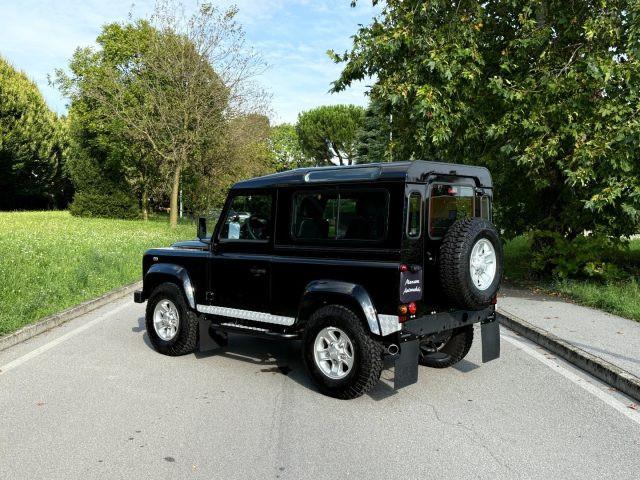 LAND ROVER Defender 90 2.2 TD4 Station Wagon SE NEOPATENTATI