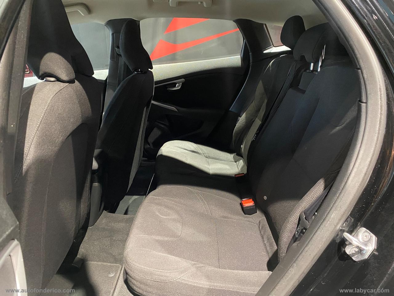 VOLVO V40 Cross Country D2 1.6 Kinetic