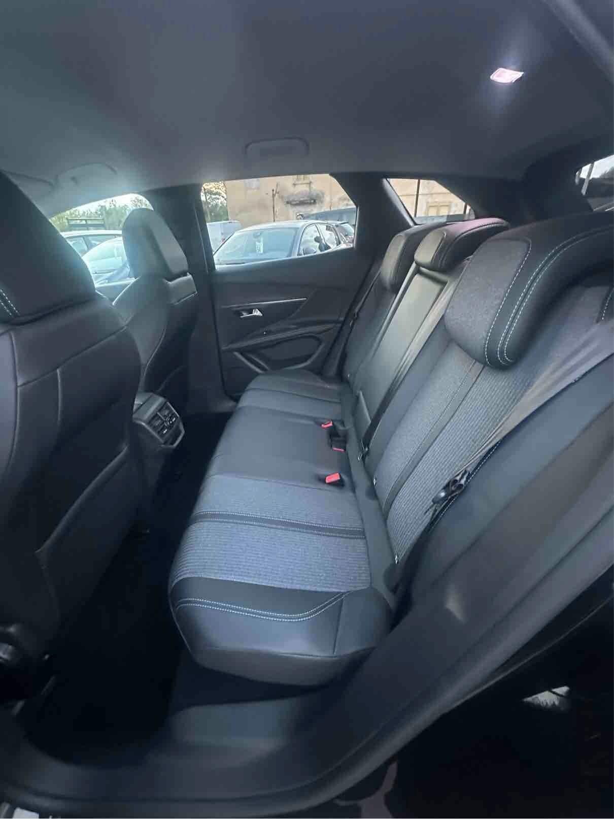 Peugeot 3008 BlueHDi 130 S&S EAT8 Allure