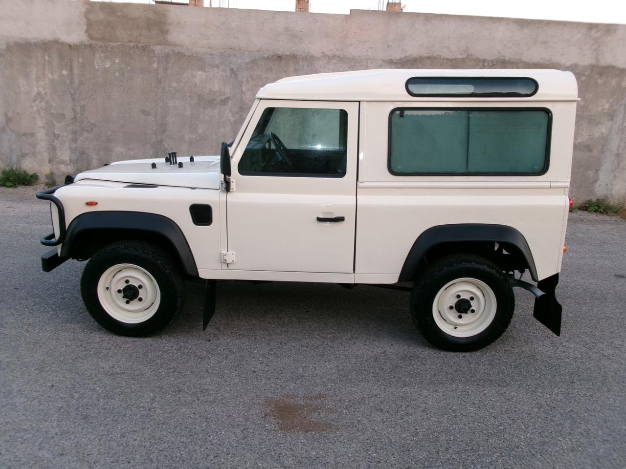 Land Rover Defender 90 2.5 TDI TURBO