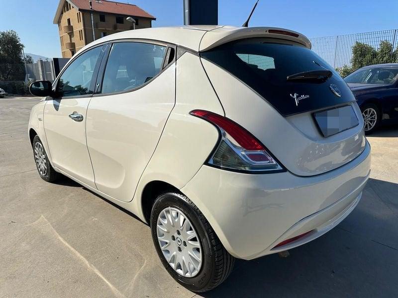 Lancia Ypsilon 1.3 MJT 16V 95 CV 5 porte S&S Silver