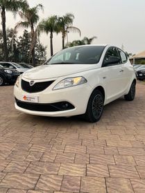 Lancia Ypsilon 1.0 FireFly 5 porte S&S Hybrid Ecochic Gold