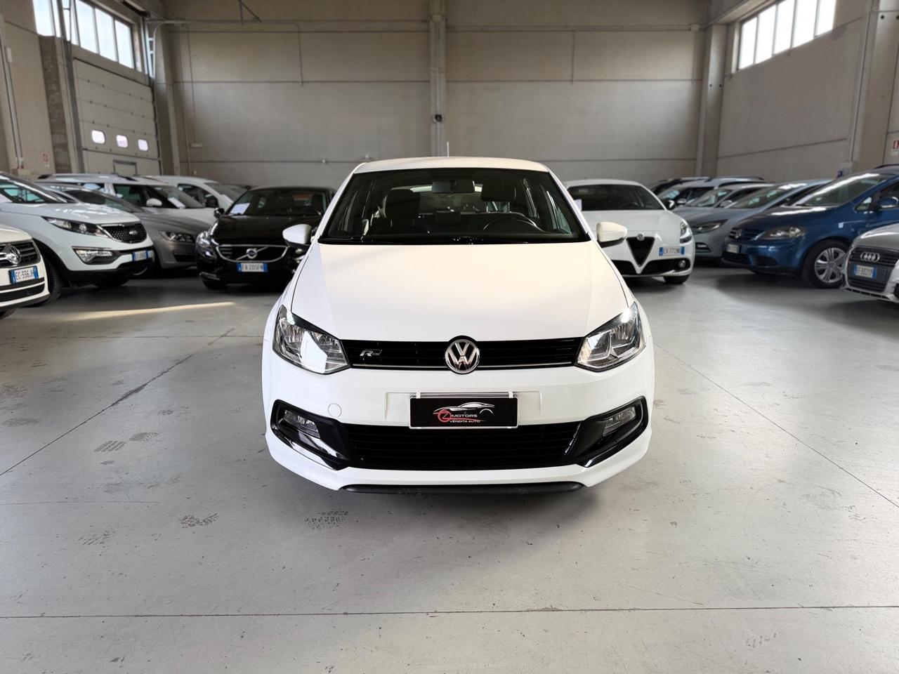 Volkswagen Polo 1.4 TDI 5p. R-LINE NEOPATENTATI