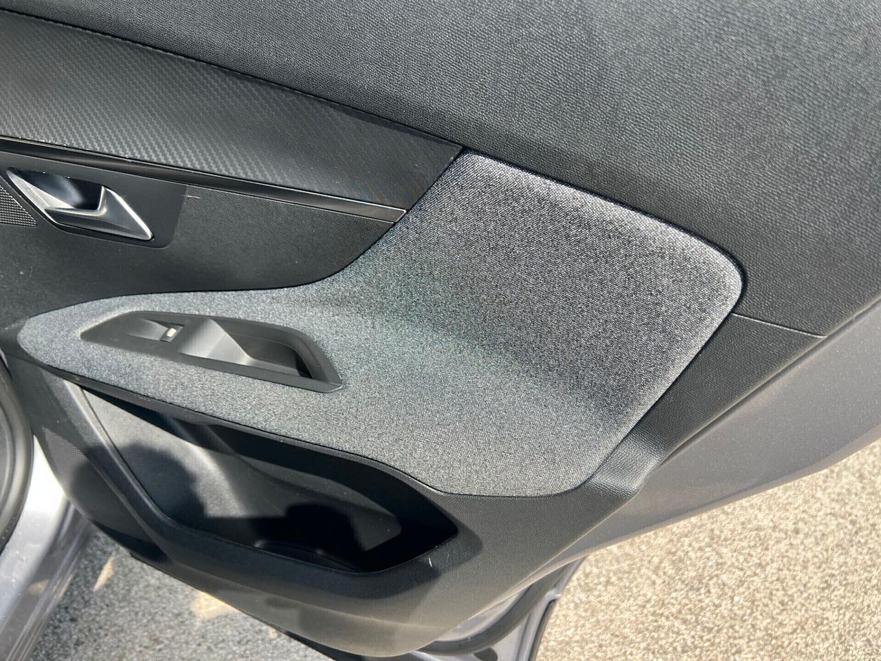 Peugeot 3008 BlueHDi 130 S&S Business