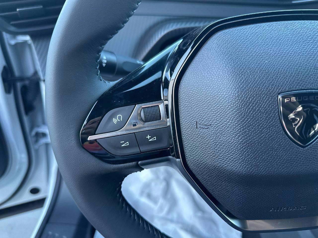 PEUGEOT 2008 II 2023 - 2008 1.2 puretech Allure s&s 100cv