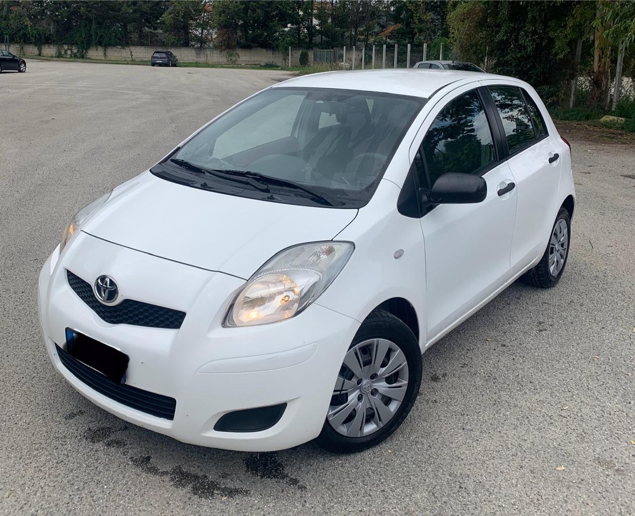 Toyota Yaris 1.4 D-4D DPF 5 porte Now