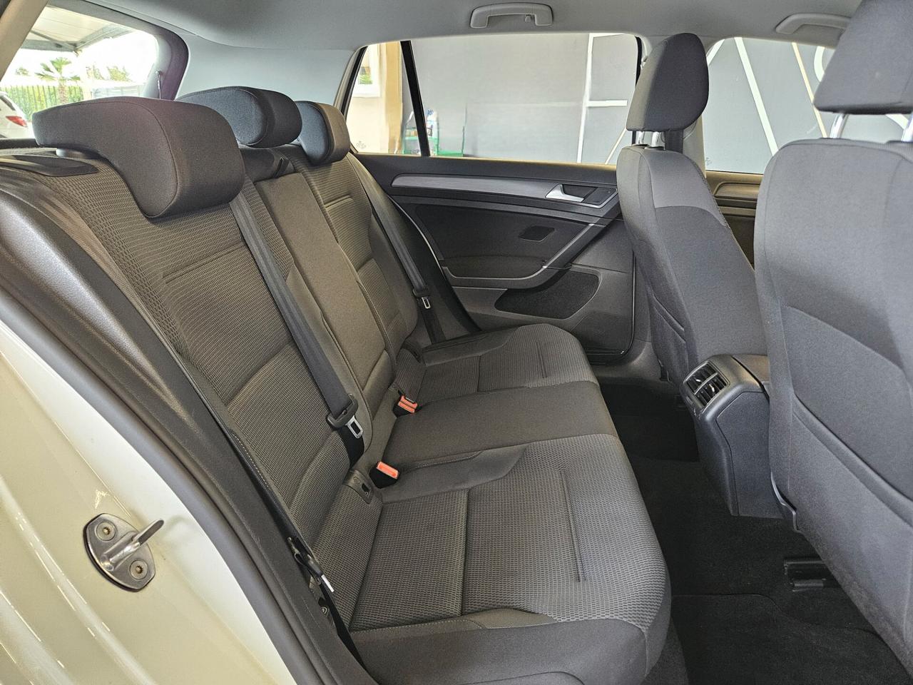 Volkswagen Golf 5p 1.5 tgi Executive 130cv dsg