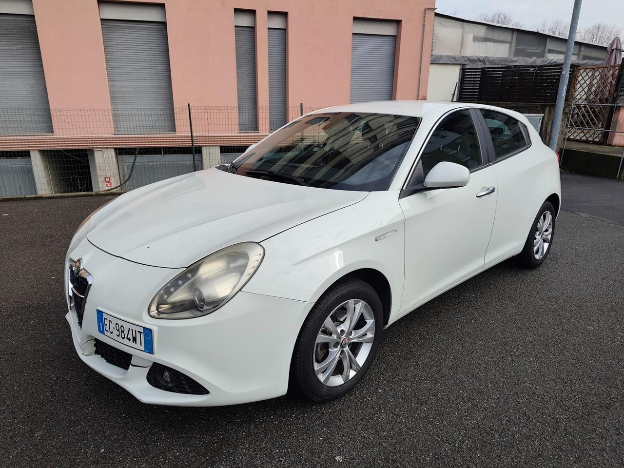 Alfa Romeo Giulietta 1.6 JTDm-2 105 Cv neopatentati