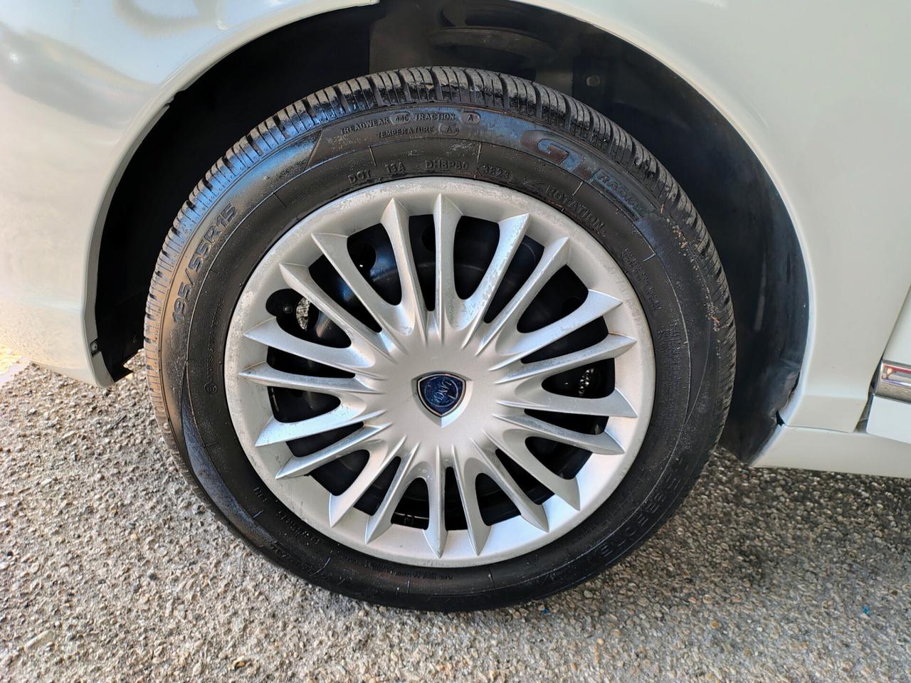 Lancia Ypsilon 1.2 Elle