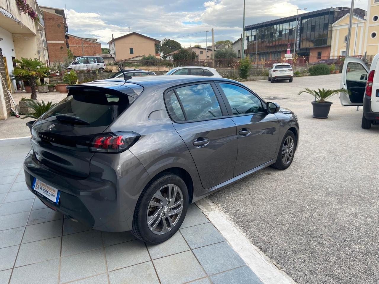 Peugeot 208 PureTech 100 5 porte Allure