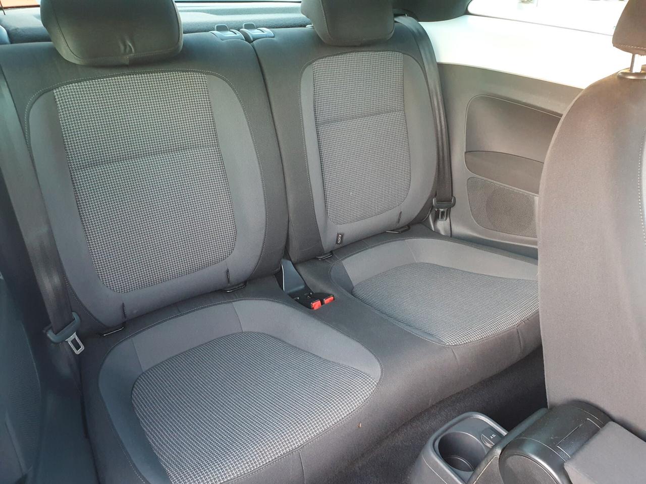 Volkswagen Maggiolino 1.6 TDI 105cv Neopatent 2012