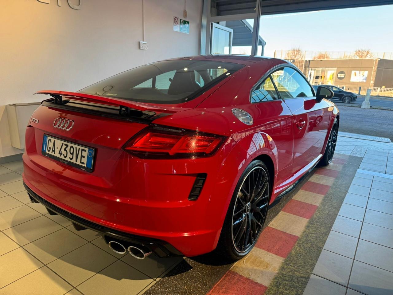 Audi TT TTS Coupé TFSI quattro S tronic sport attitude