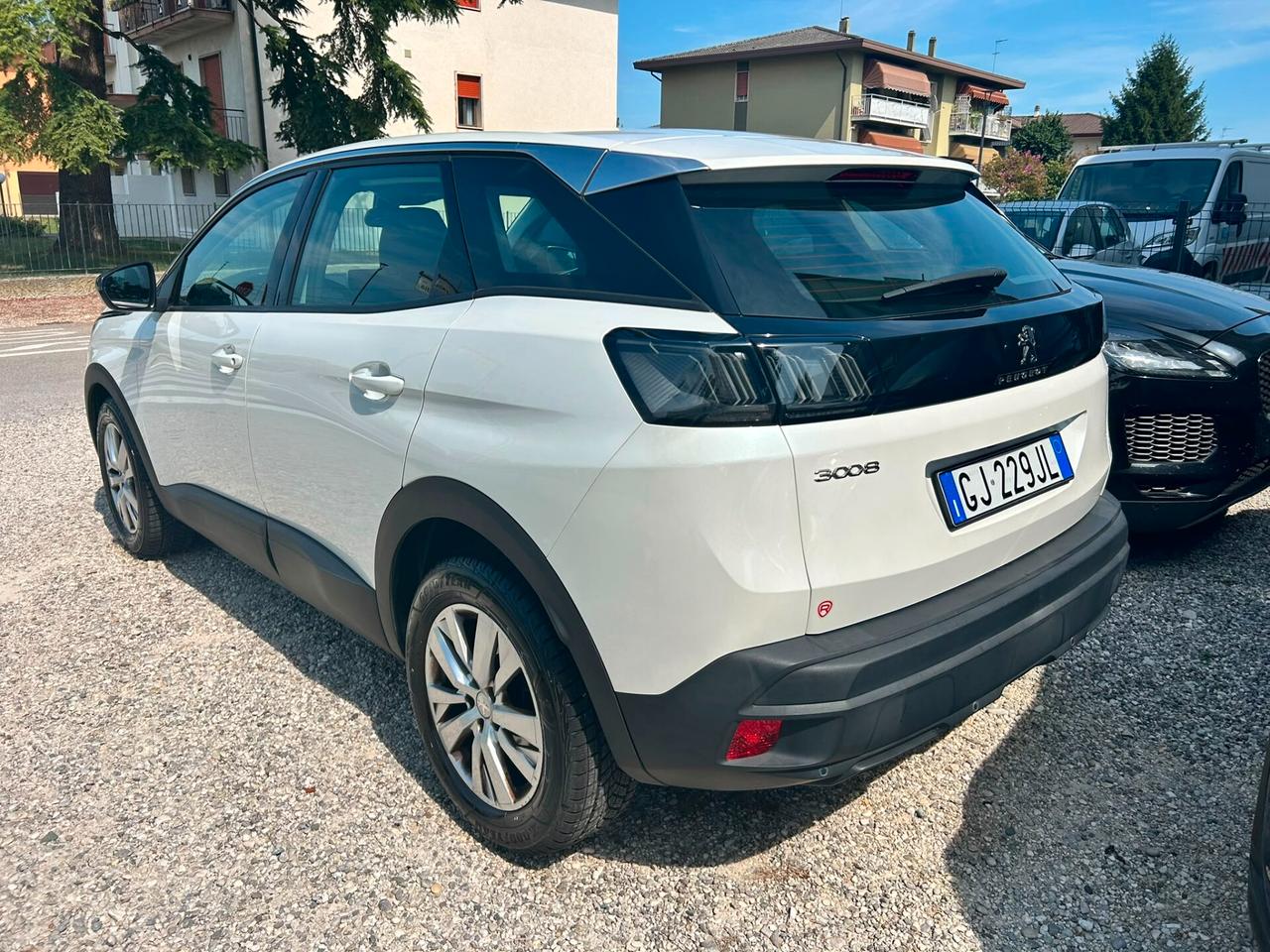 Peugeot 3008 BlueHDi 130 S&S EAT8 Active Pack