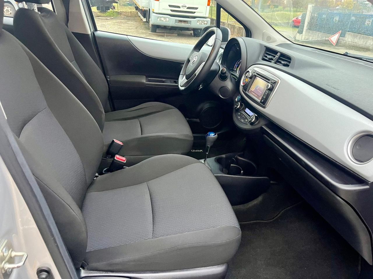 Toyota Yaris 1.5 Hybrid 104.000km 2013 perfetta