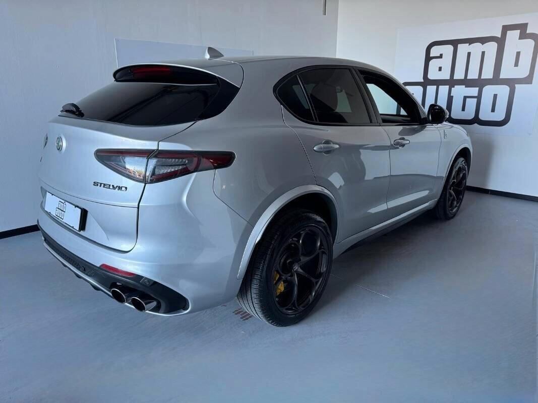 Alfa Romeo Stelvio 2.9 Bi-Turbo V6 510 CV AT8 Quadrifoglio