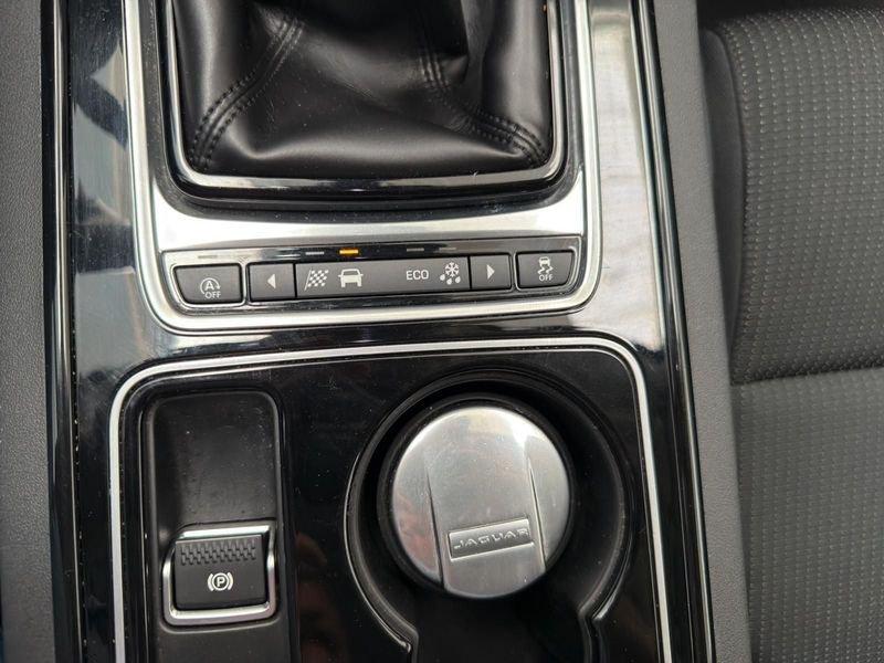Jaguar XE JAGUAR XE 2.0 D 180cv 6m - PURE BUSINESS EDITION -