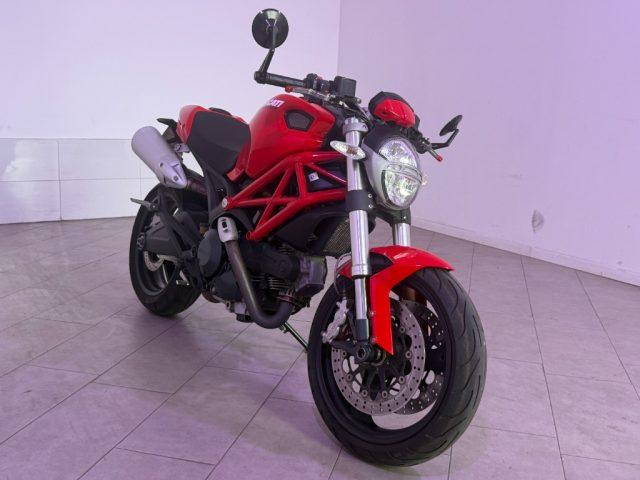 DUCATI Monster 696 PLUS