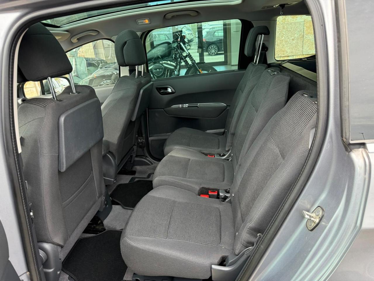 Peugeot 5008 1.6 HDi 115CV Business