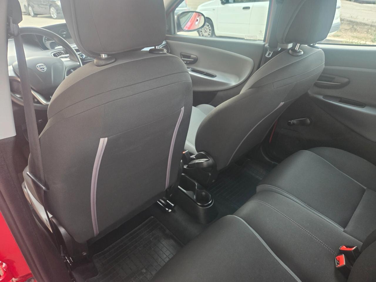 LANCIA YPSILON 1.2 BENZ 4 CILINDRI SOLI KM 66000 CERTIF