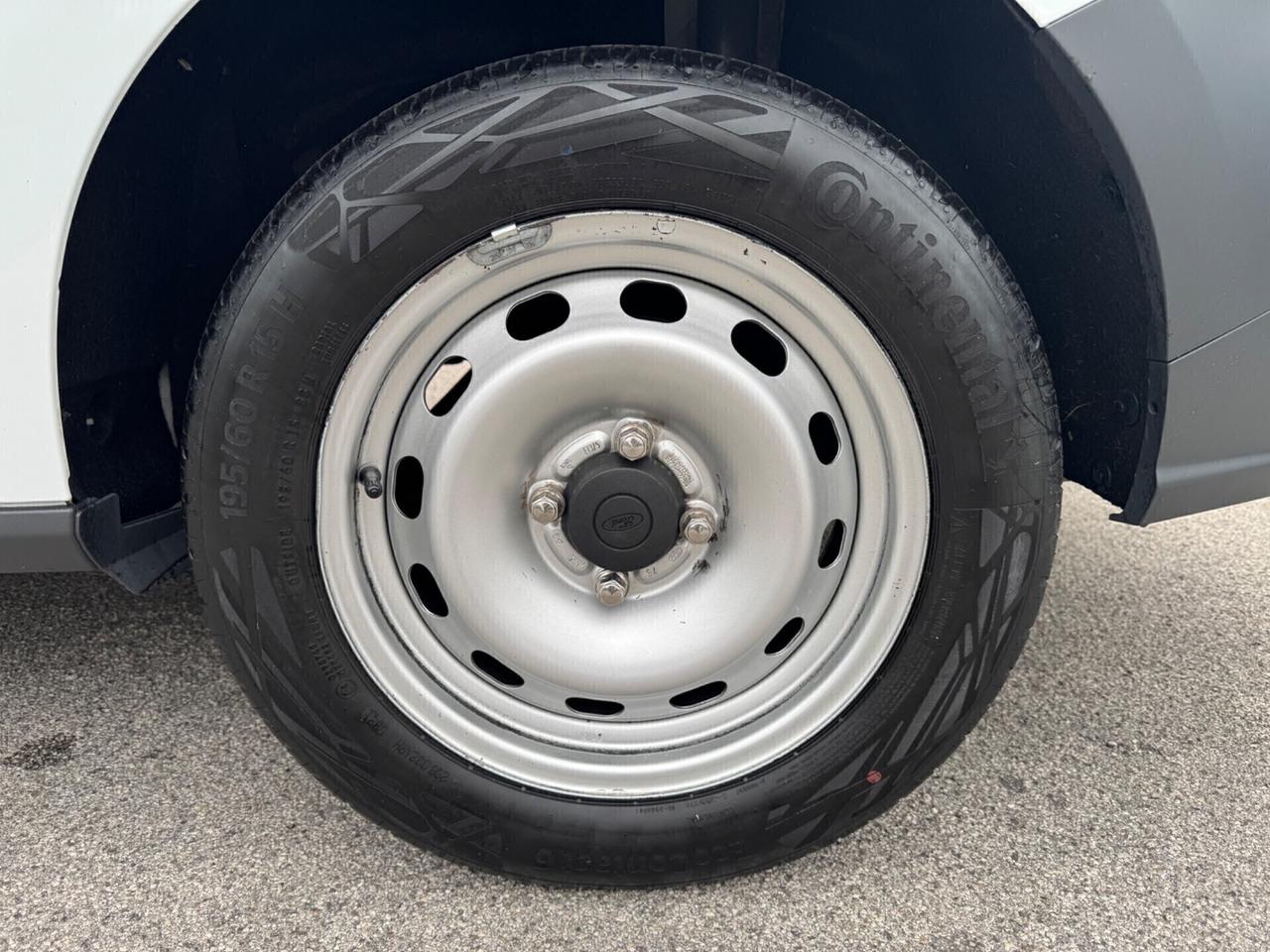 Ford Transit Courier 1.5 TDCi 75CV Van Entry