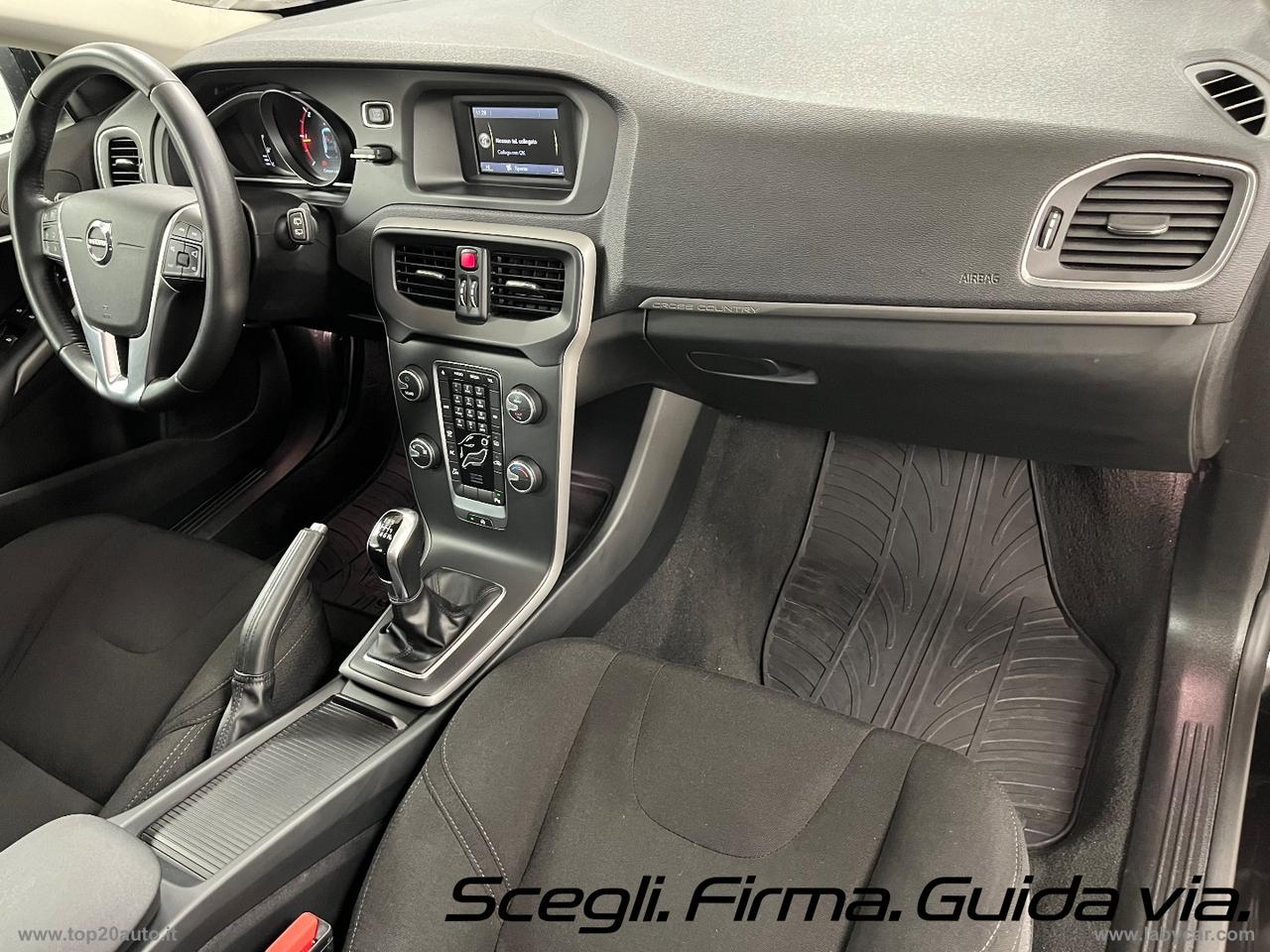 VOLVO V40 Cross Country D2 Kinetic|GANCIO TRAINO