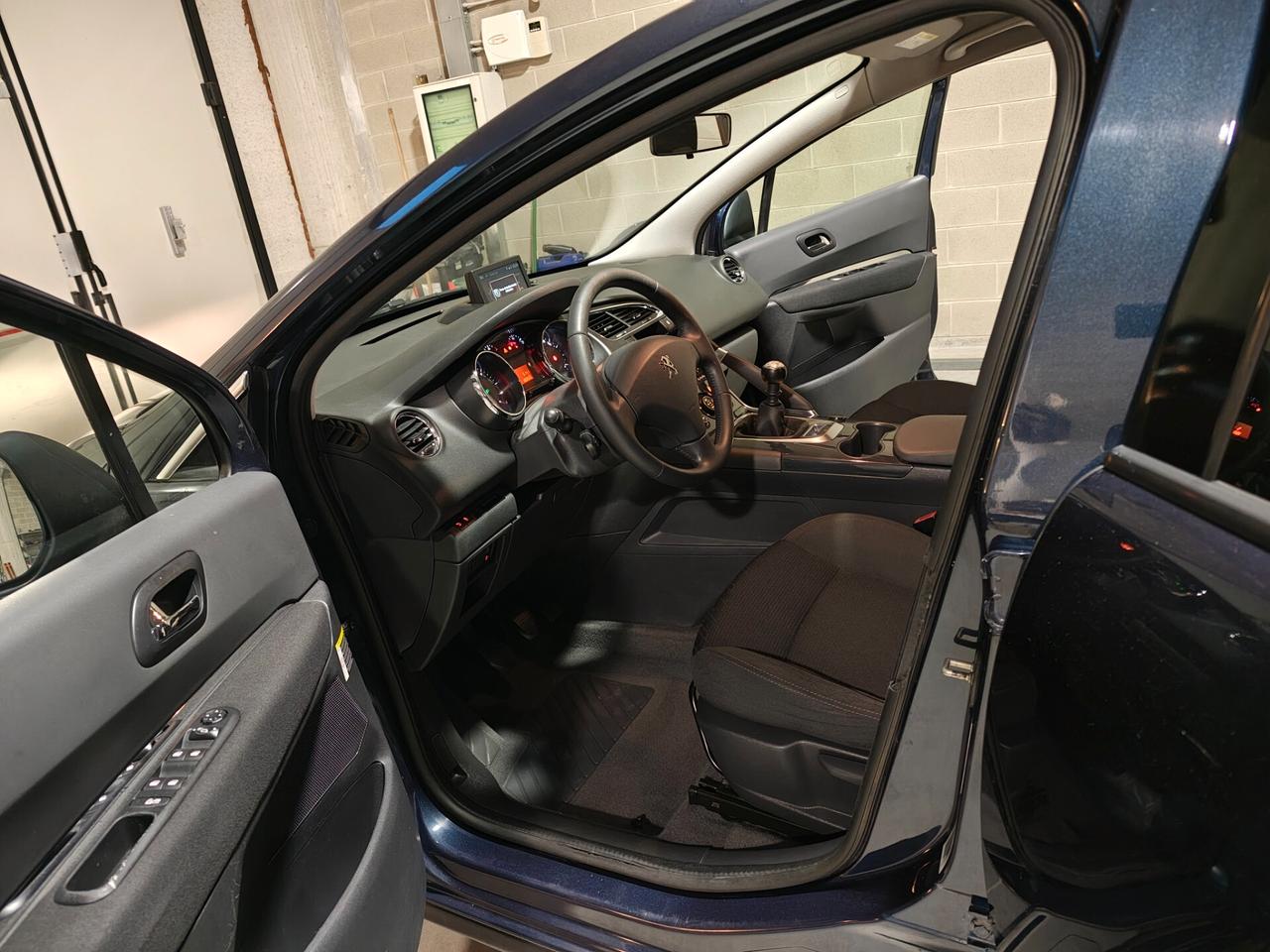 Peugeot 3008 1.6 HDi 115CV Active*Service*