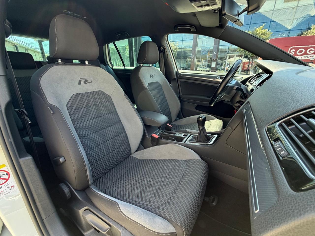 Volkswagen Golf 1.6 TDI R-Line - GARANZIA