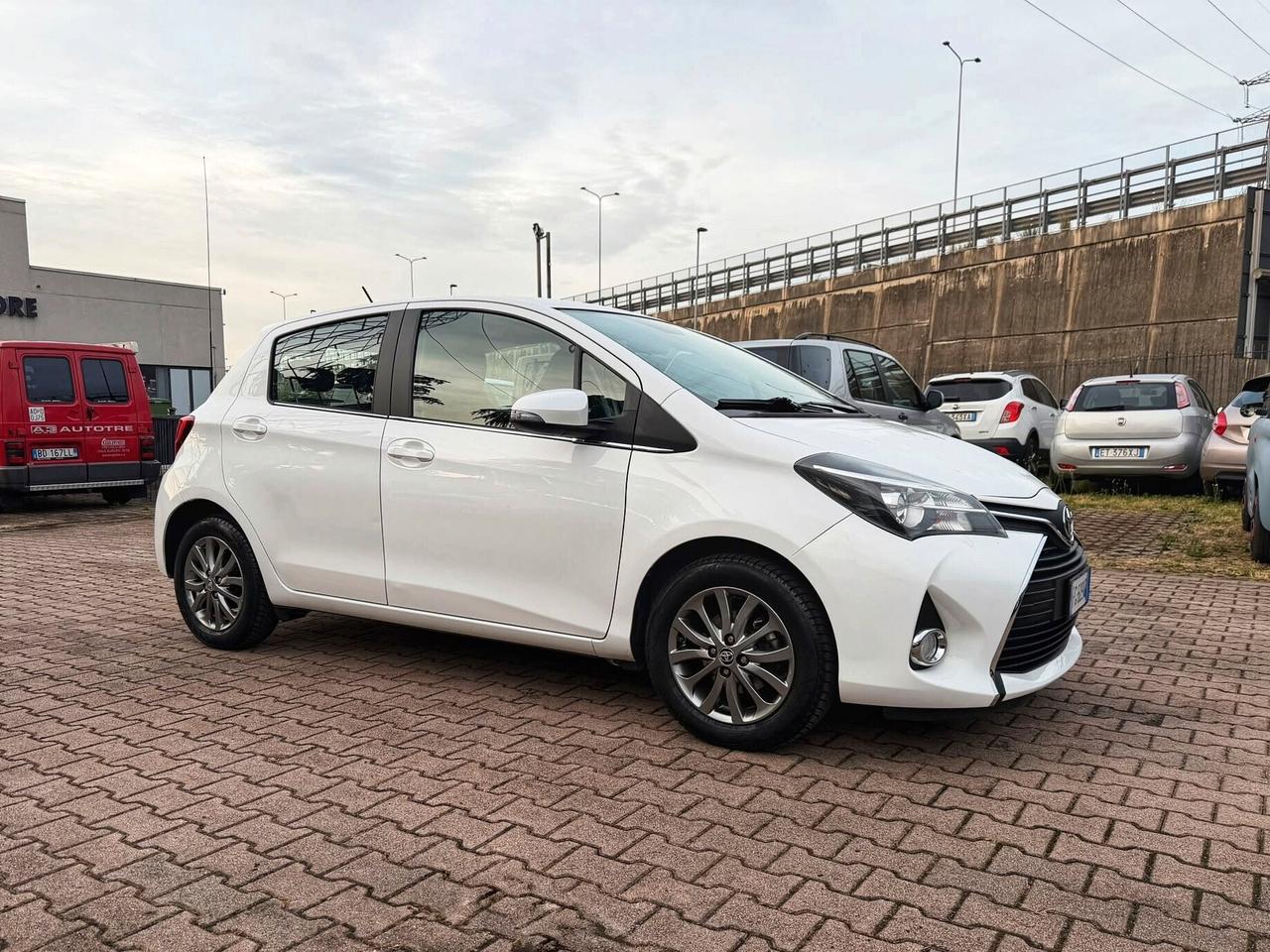 Toyota Yaris 1.0 5 porte Lounge OK NEOPATENTATI