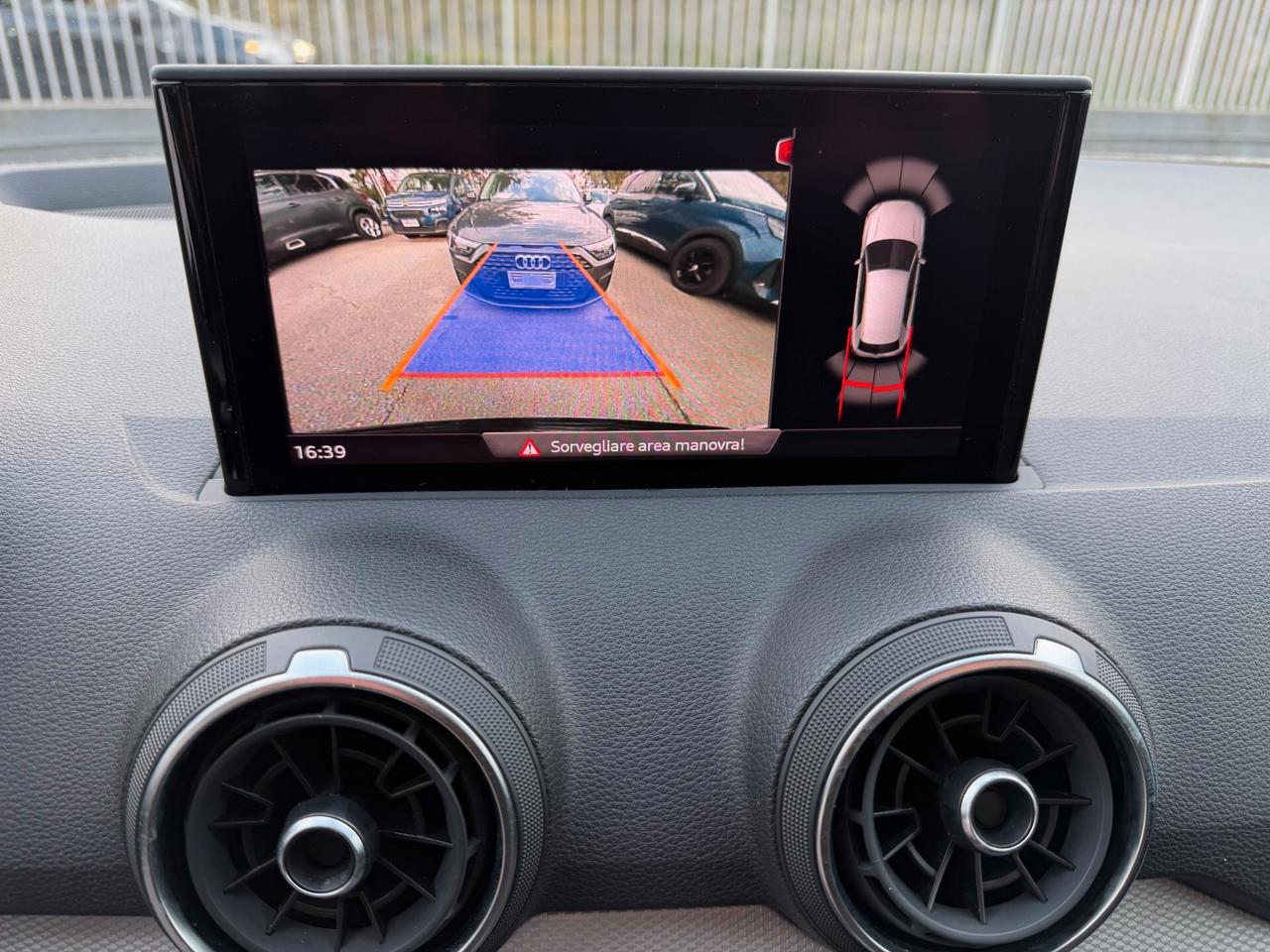 Audi Q2 30 TDI 116CV S-tronic Identity Black