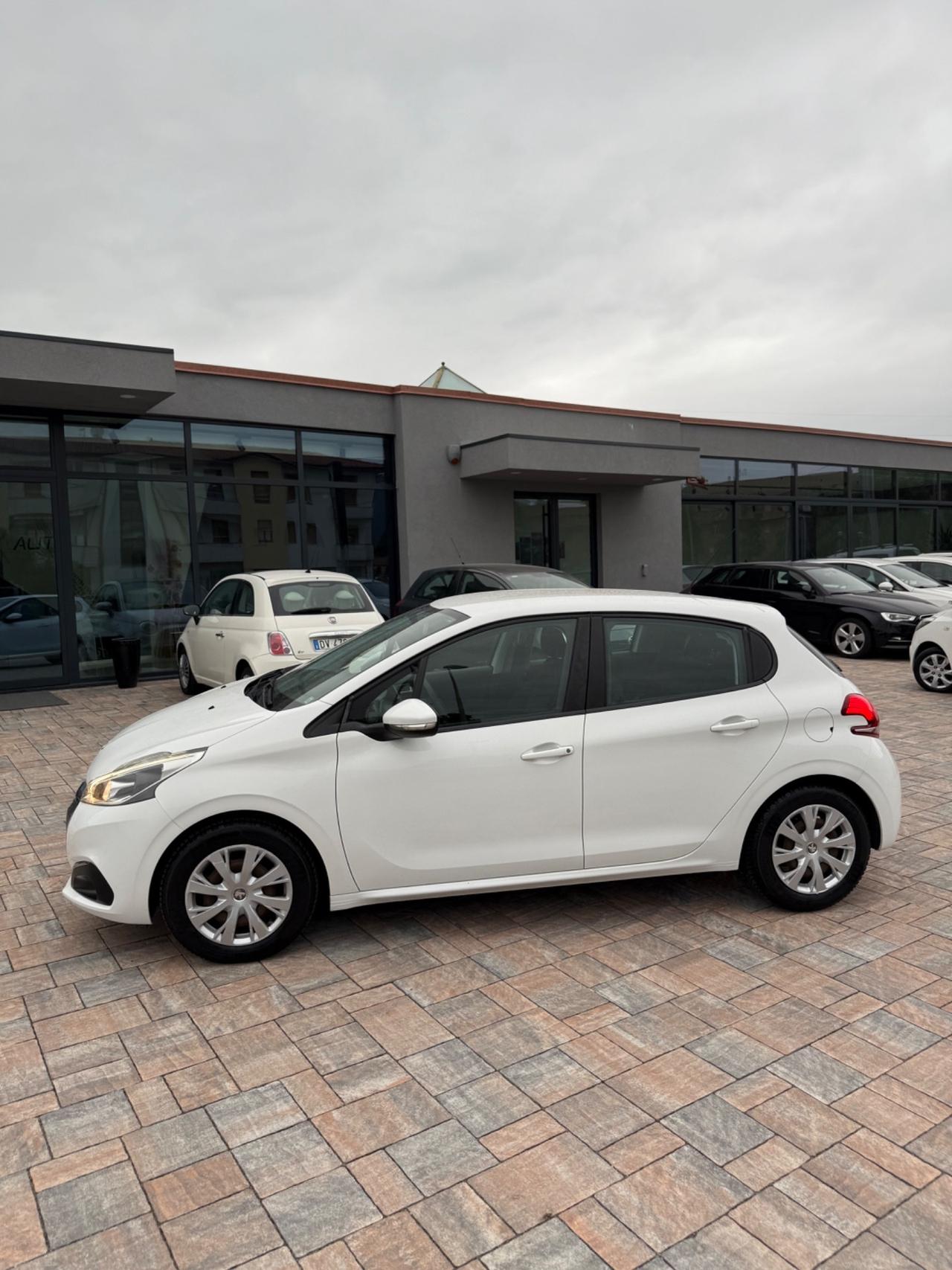 Peugeot 208 1.2 Benzina
