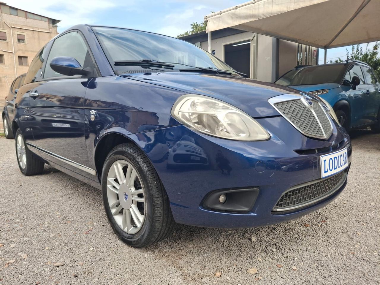 Lancia Ypsilon 1.3 MJT 90 CV Oro