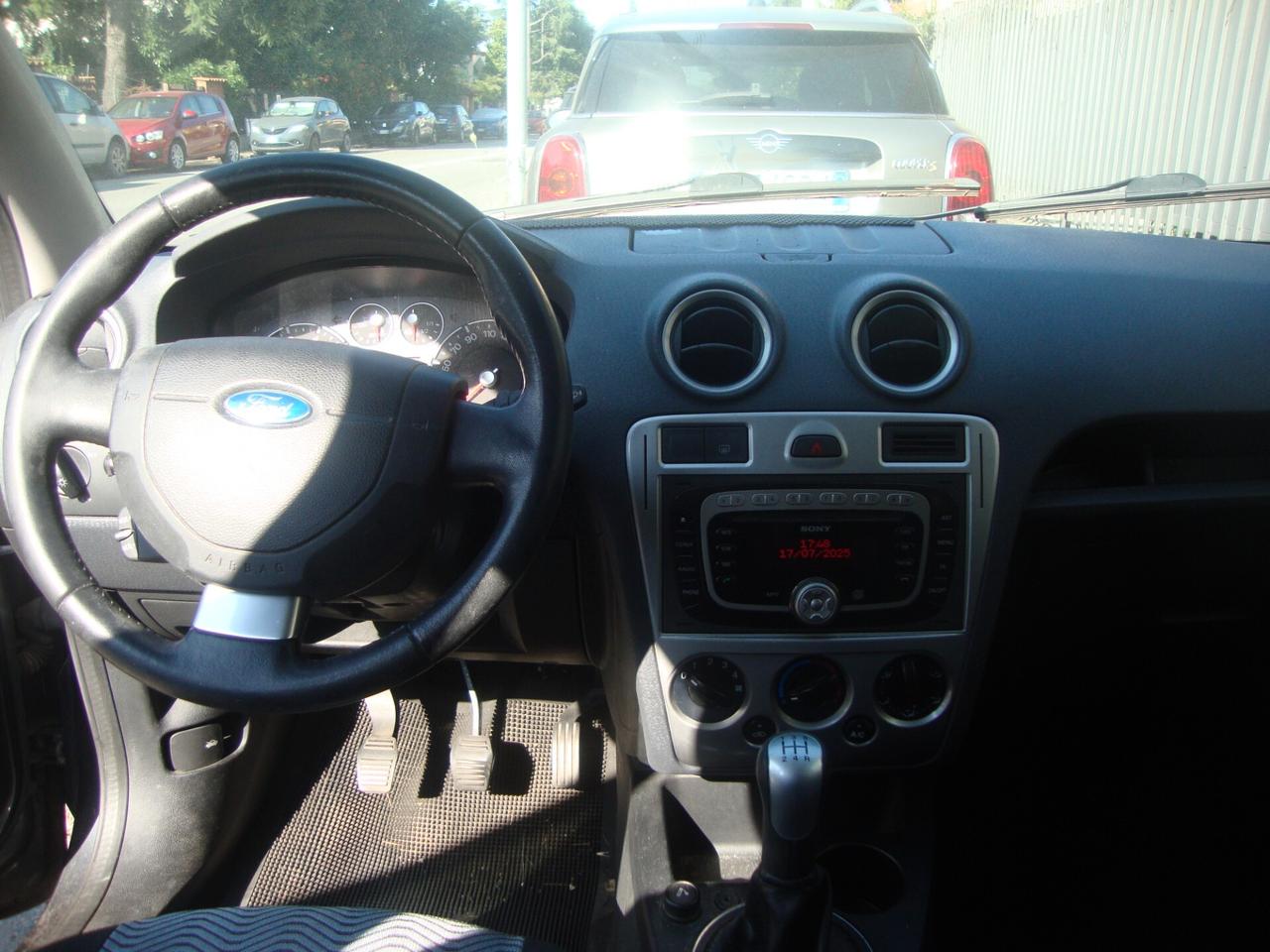 Ford Fusion 1.4 16V 5p. Titanium