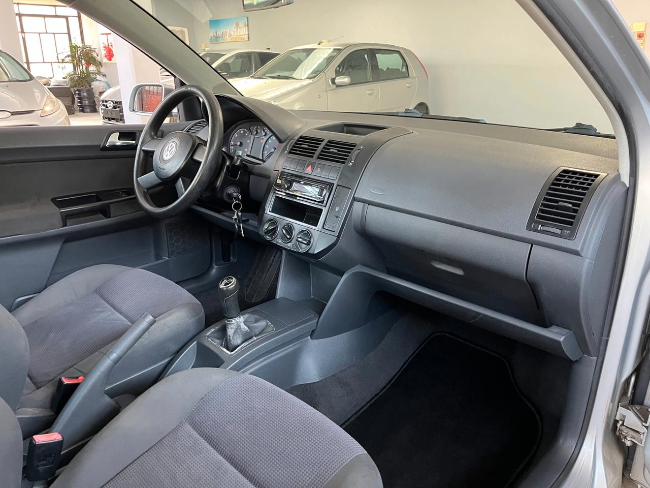 Volkswagen Polo 1.2cc TRENDLINE 64cv (OK NEOPATENTATI)