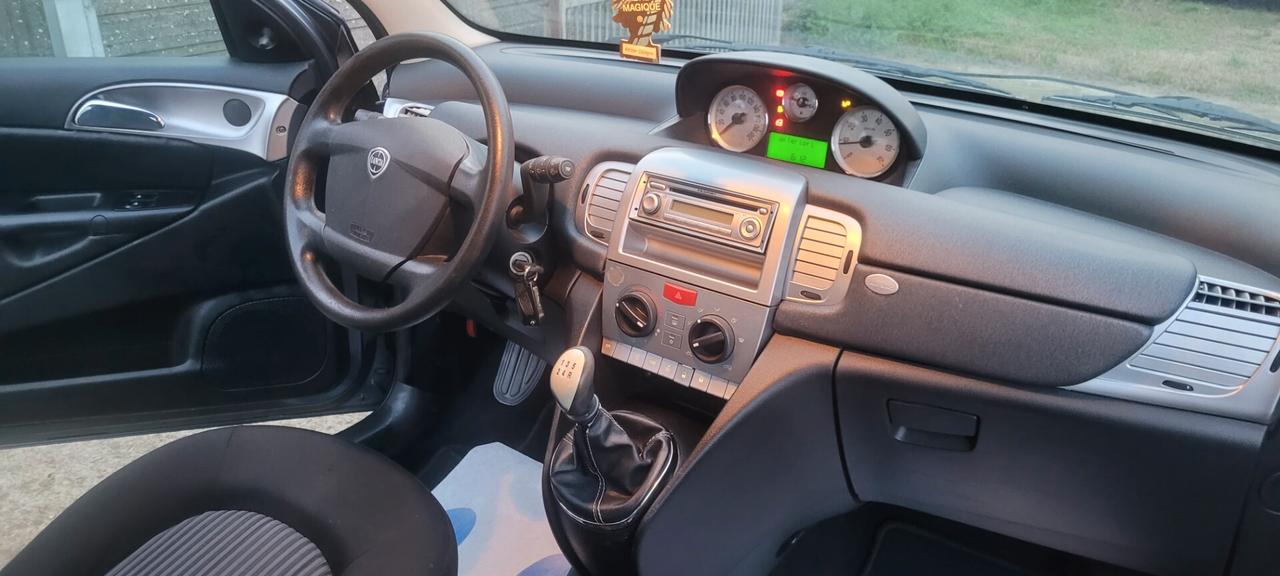 Lancia Ypsilon 1.2 Argento