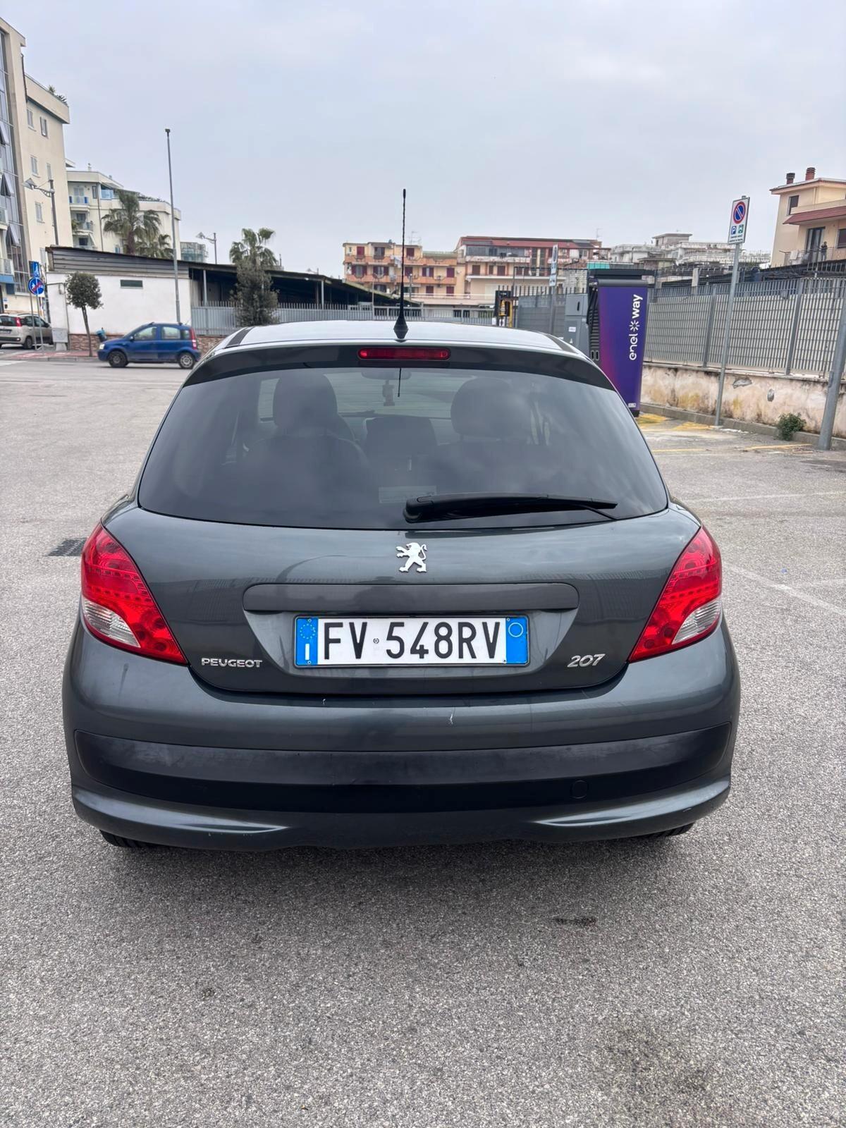 Peugeot 207 1.4 HDi 70CV 5p. Allure