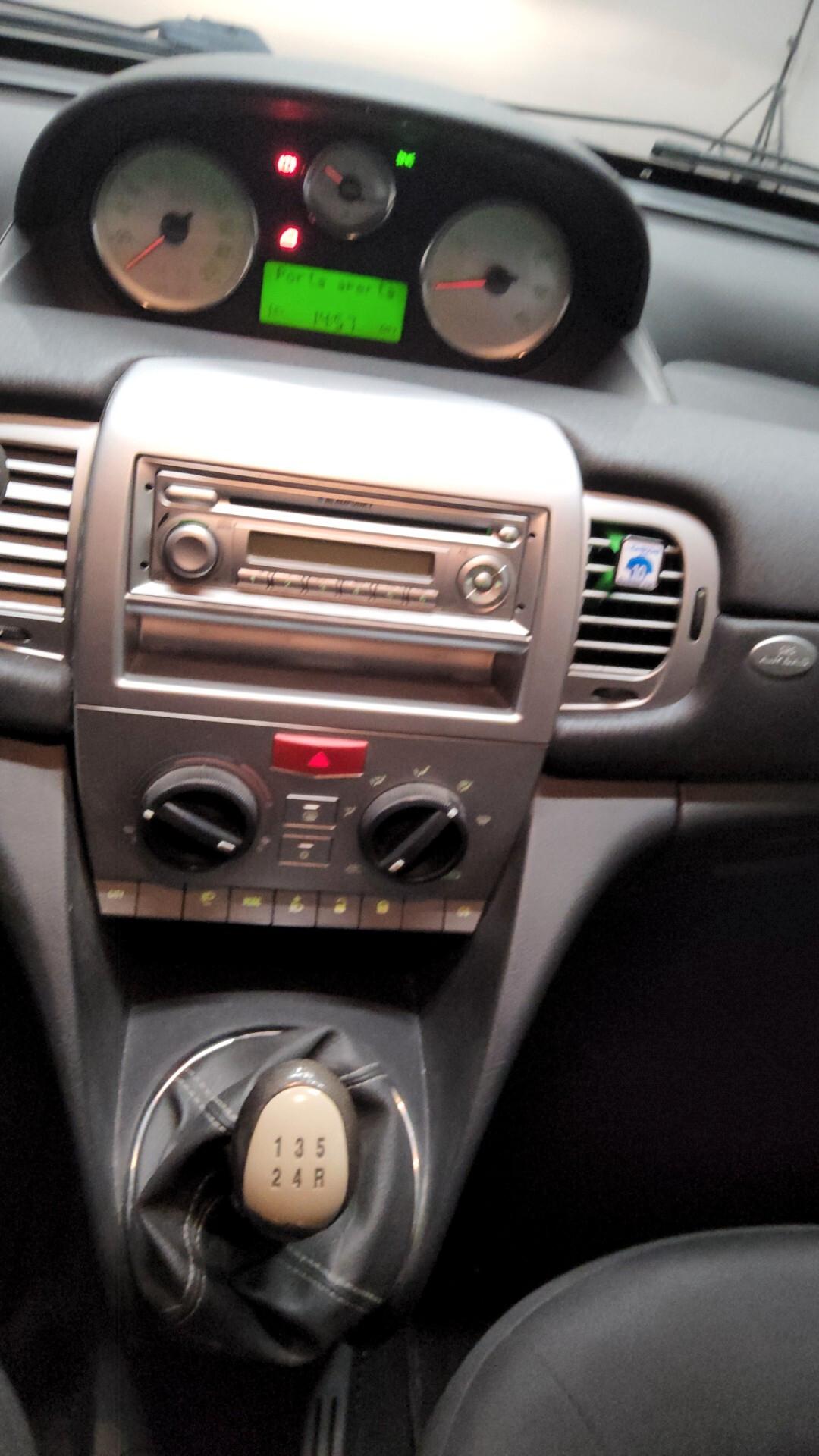 Lancia Ypsilon 1.2 Platino