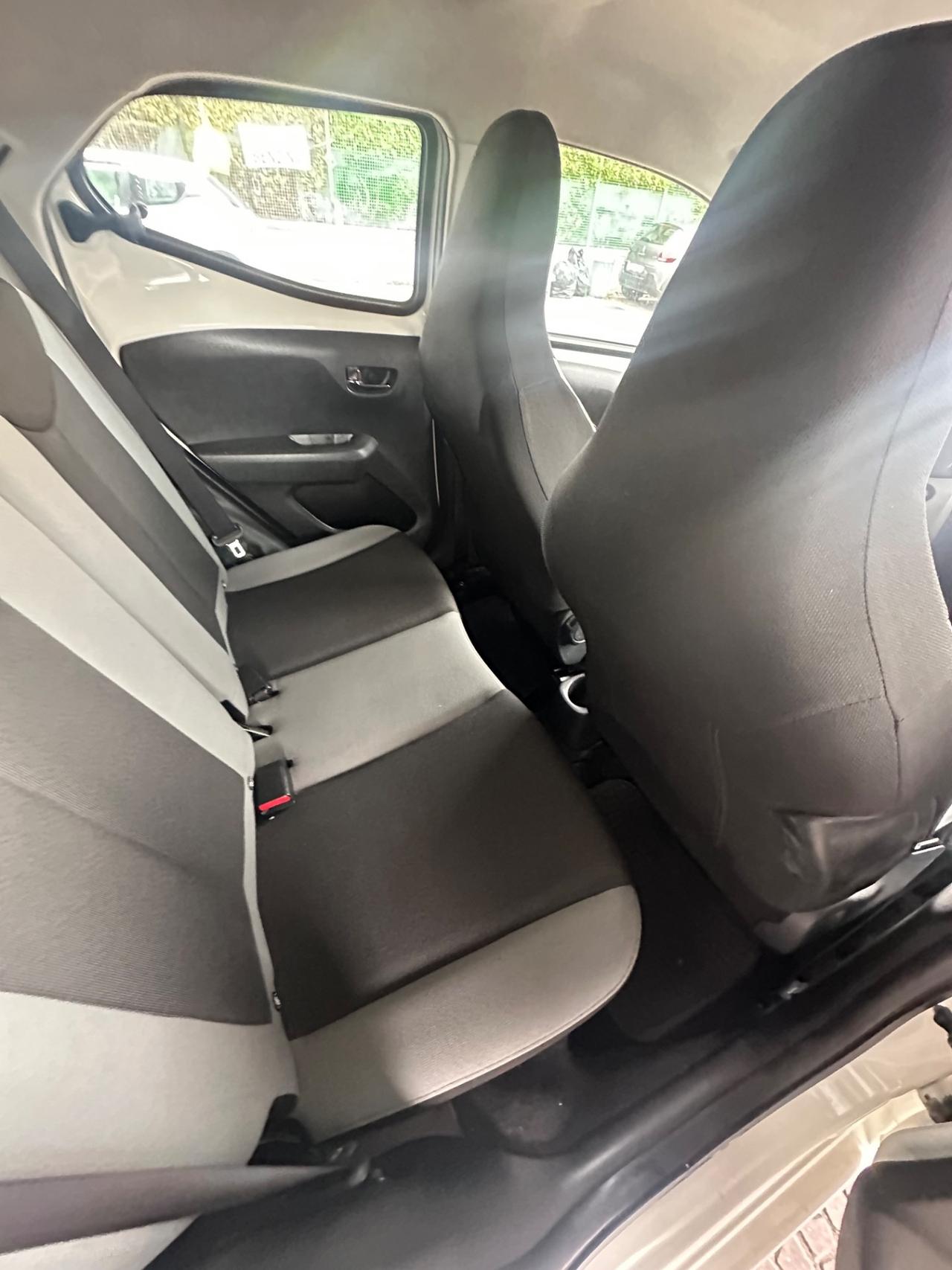 Toyota Aygo 1.0 VVT-i 69 CV 5 porte x-black TSS