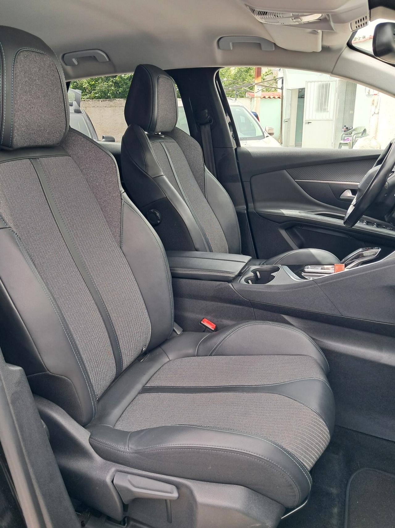 Peugeot 3008 HDi 130cv Allure