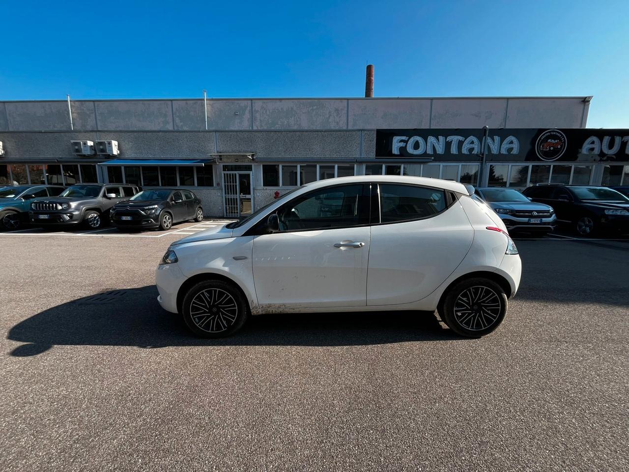 Lancia Ypsilon 1.0 FireFly 5 porte S&S Hybrid Gold