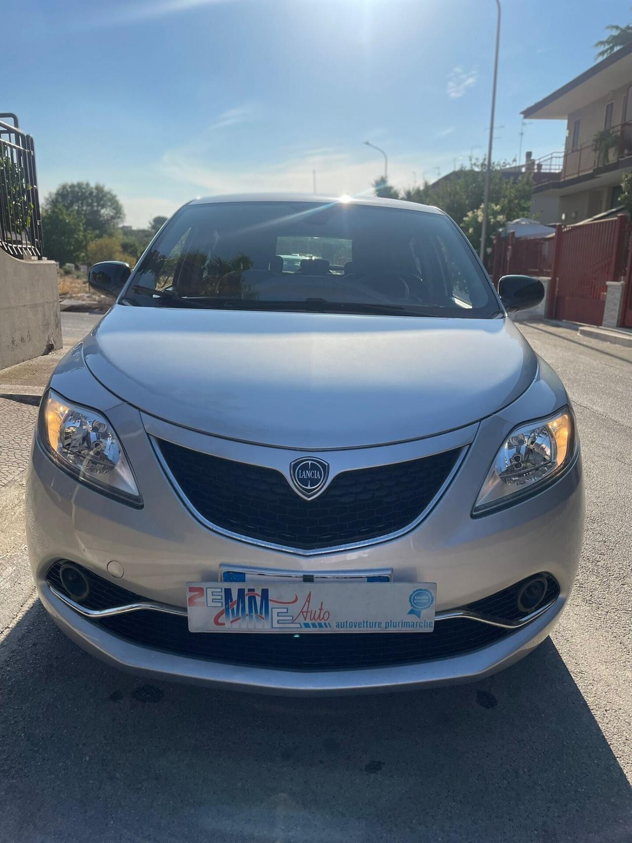 Lancia Ypsilon 1.2 69 CV 5 porte Gold