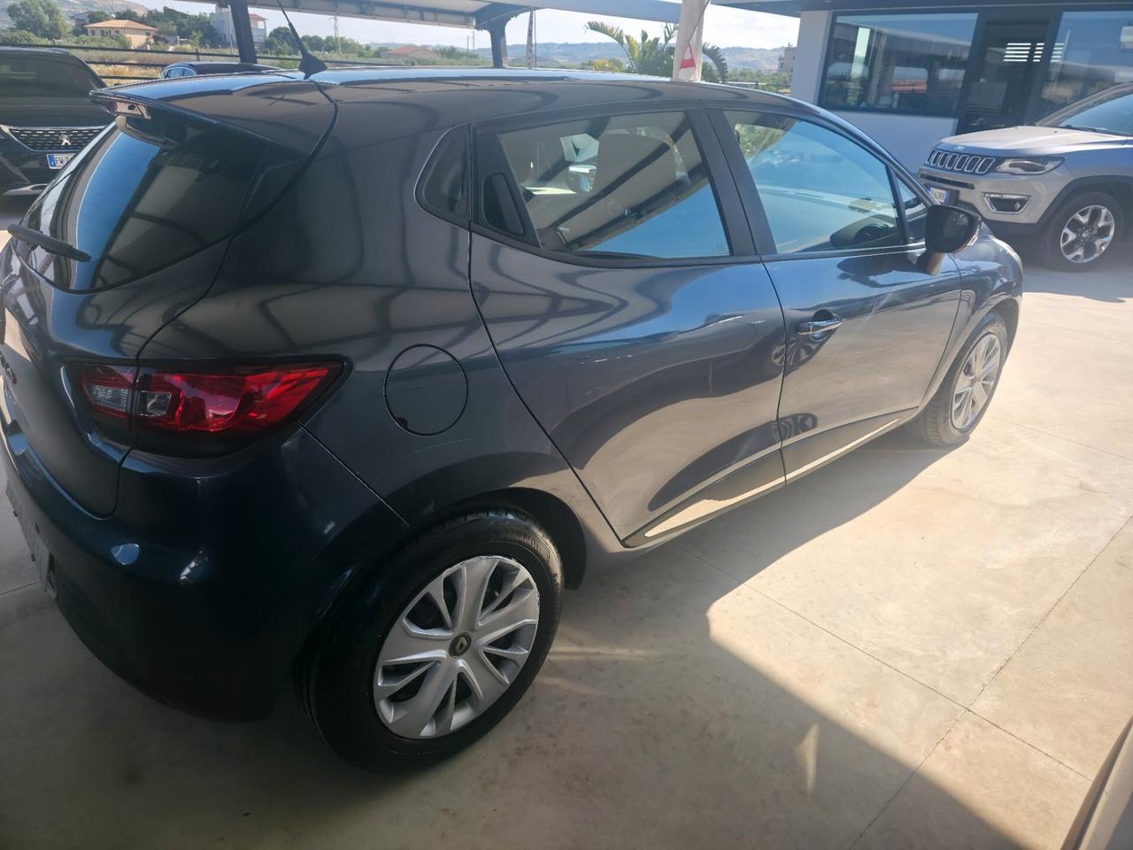 Renault Clio dCi 8V 75 CV 5 porte Moschino Life