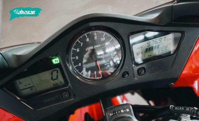 HONDA VFR 800 V4 VTEC