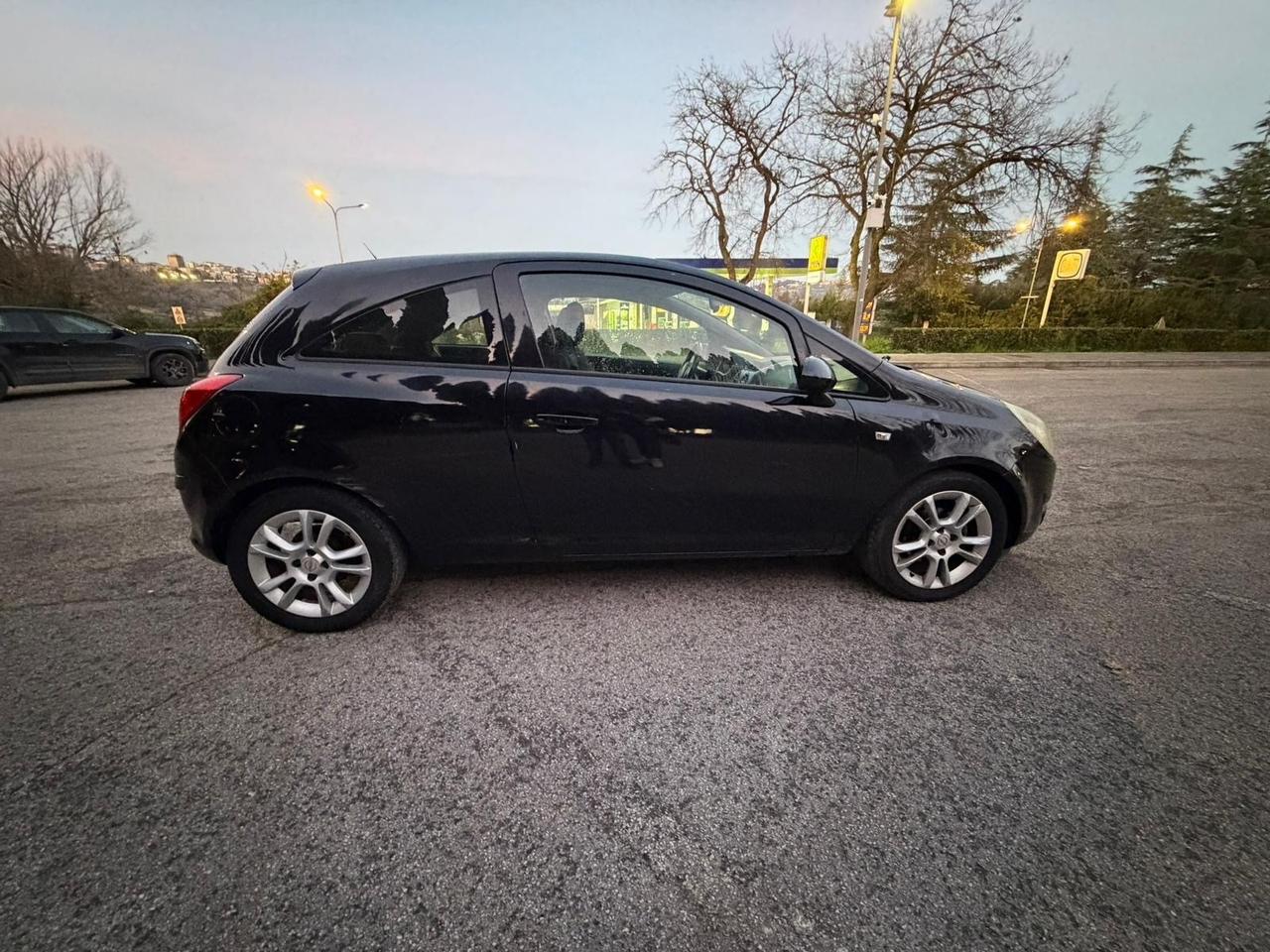 Opel Corsa 1.2 3 porte Sport