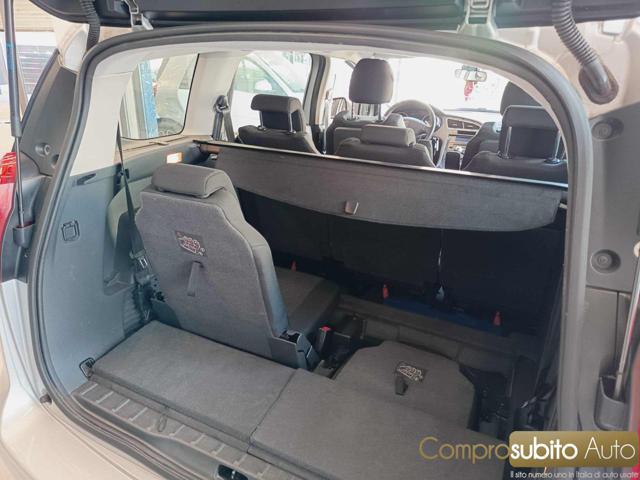 PEUGEOT 5008 1.6 HDi 7 POSTI