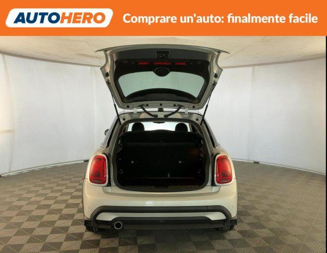 MINI Cooper 1.5 Cooper Essential 5 porte
