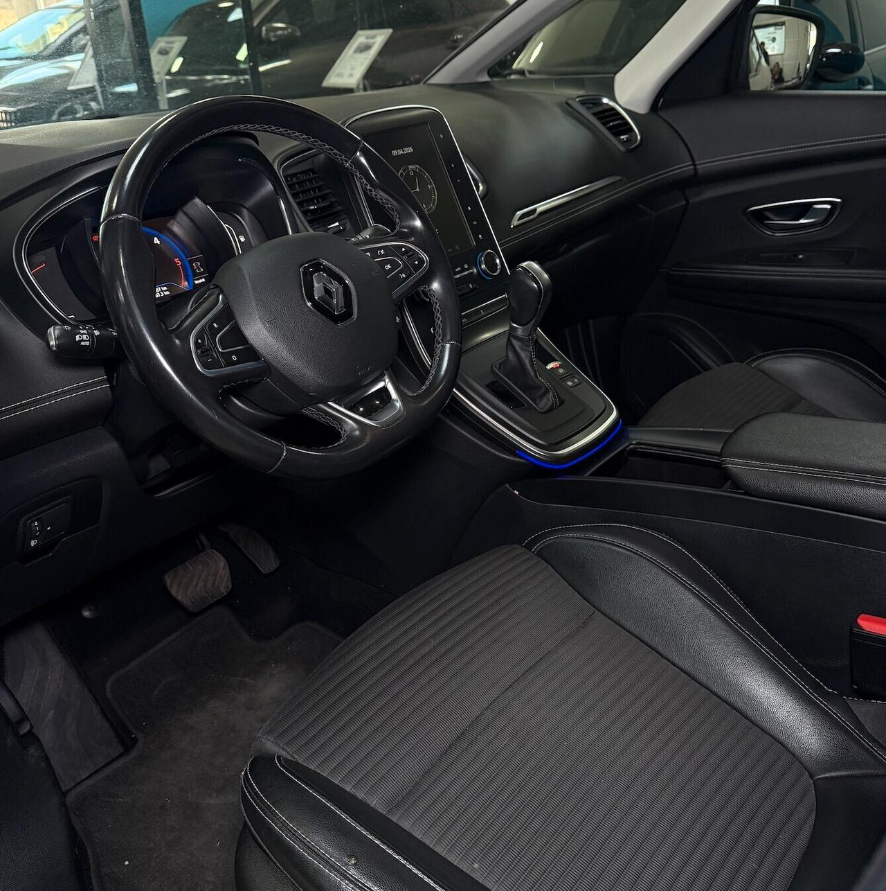 Renault Grand Scenic - 7 Posti - INITIALE PARIS