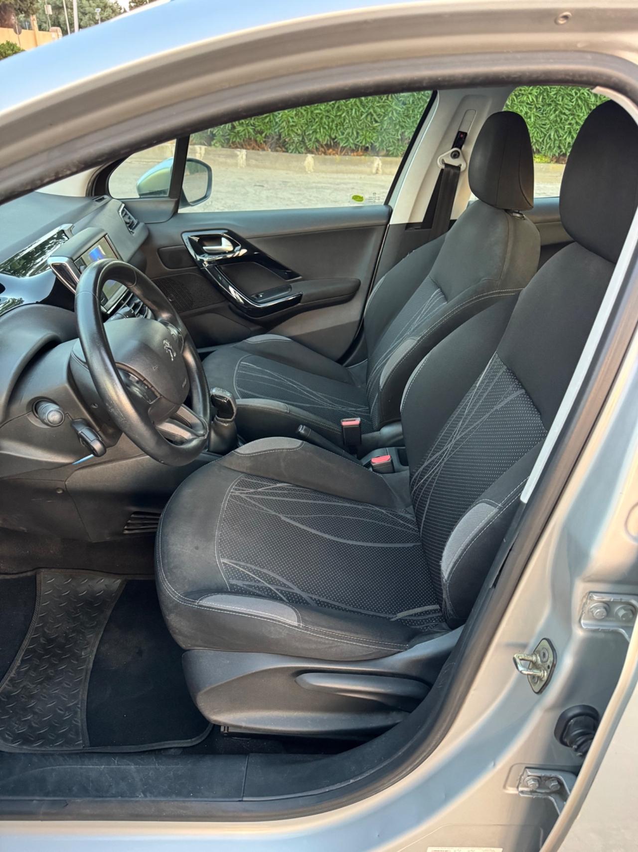 Peugeot 208 1.4 HDi LEGGI DESCRIZIONE