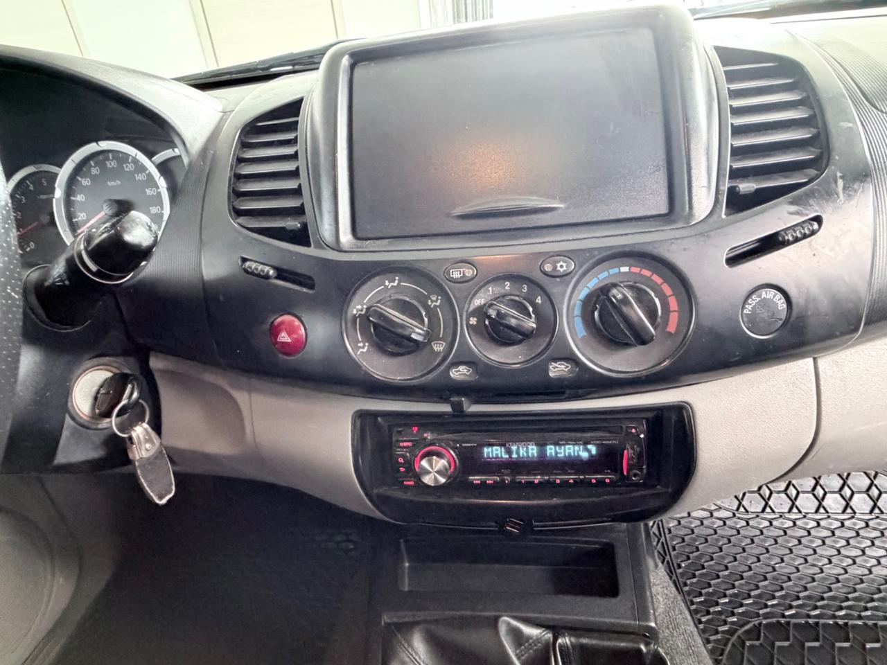 Mitsubishi L200 2.5 DI-D/136CV Double Cab Invite 2011