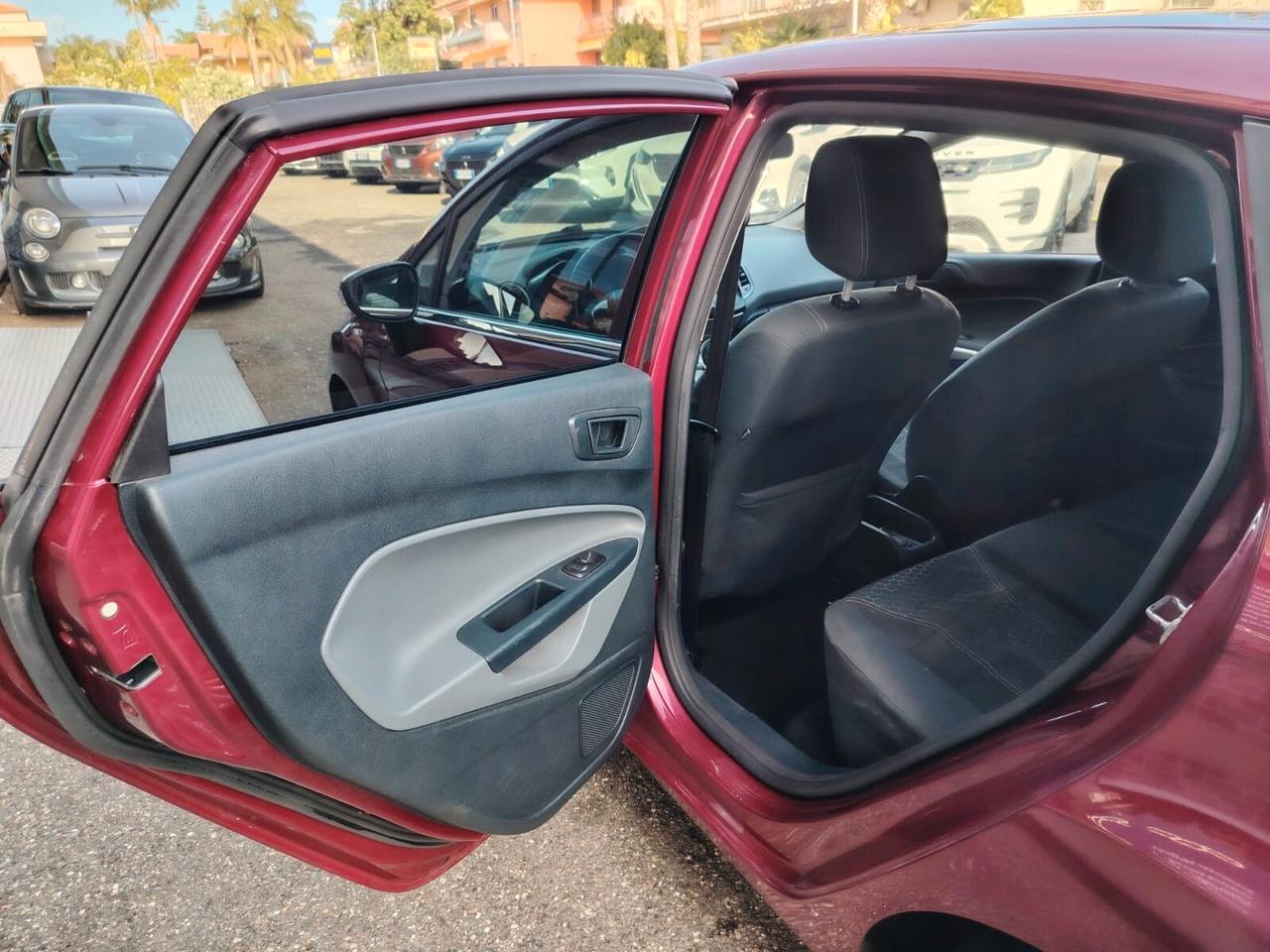 Ford Fiesta 1.6 TDCi 90CV 5 porte DPF Titanium